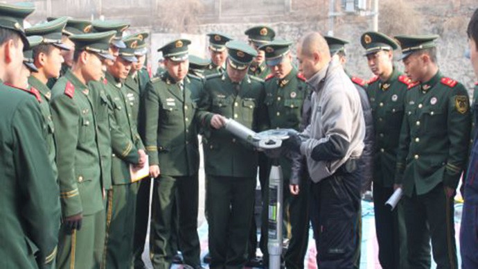 我公司技術(shù)人員在蘭州市消防特勤大隊(duì)為消防官兵現(xiàn)場(chǎng)顯示、培訓(xùn)我公司所供設(shè)備